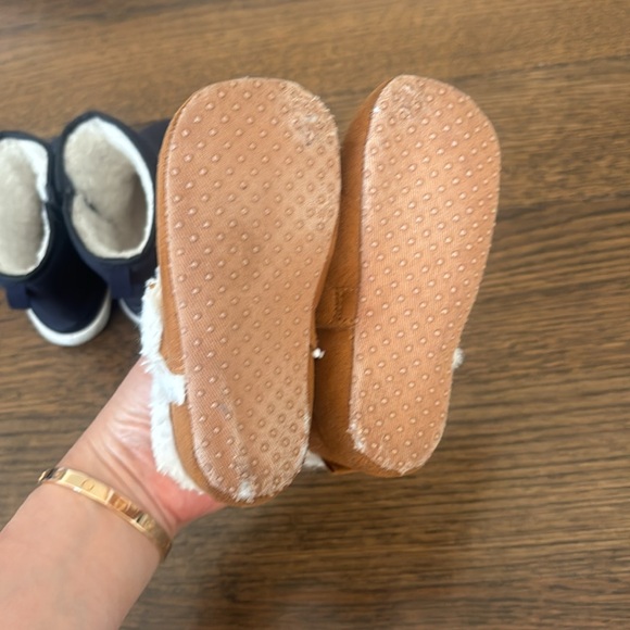 Baby booties - Picture 6 of 7